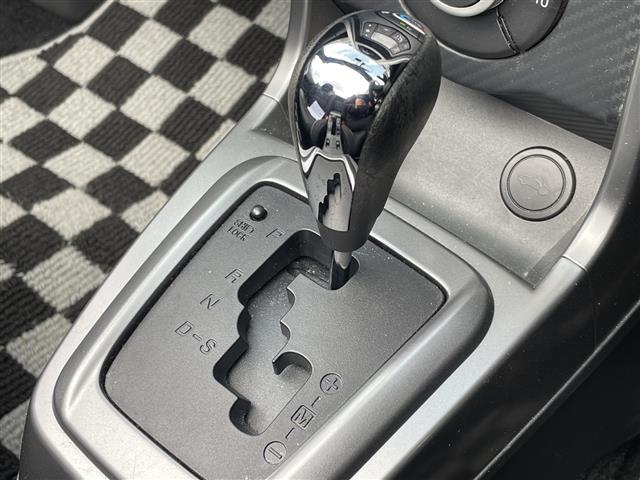 コペン ローブ　純正ナビ／フルセグＴＶ／ＣＤ／ＤＶＤ／Ｂｌｕｅｔｏｏｔｈ／ｉＰｏｄ　ＥＴＣ　バックカメラ　前席シートヒーター　ＭＴモード付ＡＴ　純正アルミホイール　純正フロアマット　フォグランプ（22枚目）