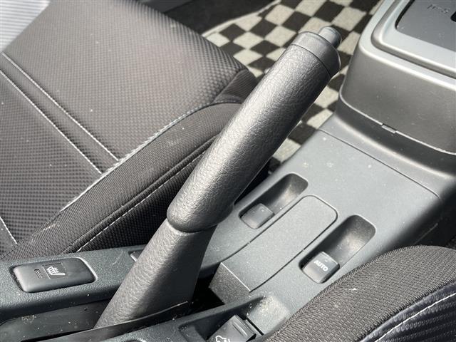 コペン ローブ　純正ナビ／フルセグＴＶ／ＣＤ／ＤＶＤ／Ｂｌｕｅｔｏｏｔｈ／ｉＰｏｄ　ＥＴＣ　バックカメラ　前席シートヒーター　ＭＴモード付ＡＴ　純正アルミホイール　純正フロアマット　フォグランプ（23枚目）