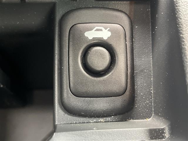 コペン ローブ　純正ナビ／フルセグＴＶ／ＣＤ／ＤＶＤ／Ｂｌｕｅｔｏｏｔｈ／ｉＰｏｄ　ＥＴＣ　バックカメラ　前席シートヒーター　ＭＴモード付ＡＴ　純正アルミホイール　純正フロアマット　フォグランプ（28枚目）