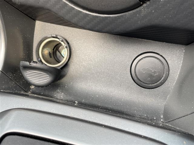 コペン ローブ　純正ナビ／フルセグＴＶ／ＣＤ／ＤＶＤ／Ｂｌｕｅｔｏｏｔｈ／ｉＰｏｄ　ＥＴＣ　バックカメラ　前席シートヒーター　ＭＴモード付ＡＴ　純正アルミホイール　純正フロアマット　フォグランプ（30枚目）