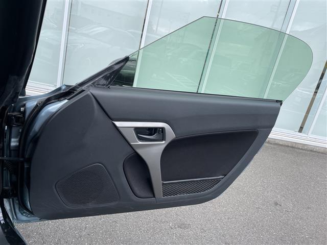 コペン ローブ　純正ナビ／フルセグＴＶ／ＣＤ／ＤＶＤ／Ｂｌｕｅｔｏｏｔｈ／ｉＰｏｄ　ＥＴＣ　バックカメラ　前席シートヒーター　ＭＴモード付ＡＴ　純正アルミホイール　純正フロアマット　フォグランプ（37枚目）