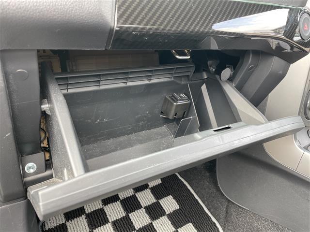 コペン ローブ　純正ナビ／フルセグＴＶ／ＣＤ／ＤＶＤ／Ｂｌｕｅｔｏｏｔｈ／ｉＰｏｄ　ＥＴＣ　バックカメラ　前席シートヒーター　ＭＴモード付ＡＴ　純正アルミホイール　純正フロアマット　フォグランプ（38枚目）