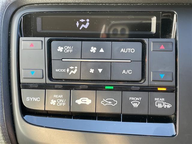 ステップワゴンスパーダ スパーダアドバンスパッケージα　純正ナビ　バックカメラ　Ｂｌｕｅｔｏｏｔｈ　リアモニター　ＥＴＣ　ワクワクゲート　片側パワースライドドア　クルコン　サイドアンダーミラー　純正フロアマット　オートライト　ＬＥＤヘッドライト（10枚目）