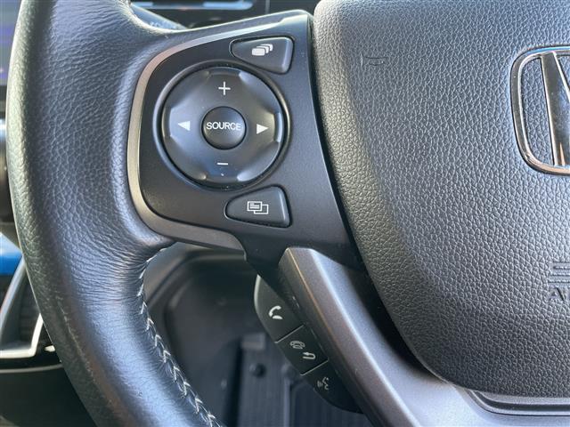 ステップワゴンスパーダ スパーダアドバンスパッケージα　純正ナビ　バックカメラ　Ｂｌｕｅｔｏｏｔｈ　リアモニター　ＥＴＣ　ワクワクゲート　片側パワースライドドア　クルコン　サイドアンダーミラー　純正フロアマット　オートライト　ＬＥＤヘッドライト（12枚目）