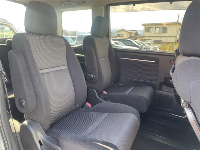 ステップワゴンスパーダ スパーダアドバンスパッケージα　純正ナビ　バックカメラ　Ｂｌｕｅｔｏｏｔｈ　リアモニター　ＥＴＣ　ワクワクゲート　片側パワースライドドア　クルコン　サイドアンダーミラー　純正フロアマット　オートライト　ＬＥＤヘッドライト（14枚目）