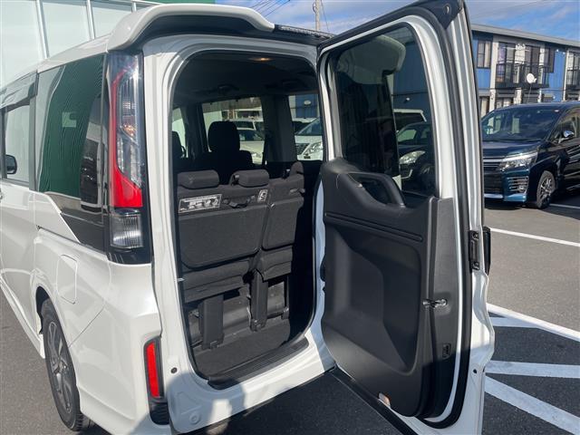 ステップワゴンスパーダ スパーダアドバンスパッケージα　純正ナビ　バックカメラ　Ｂｌｕｅｔｏｏｔｈ　リアモニター　ＥＴＣ　ワクワクゲート　片側パワースライドドア　クルコン　サイドアンダーミラー　純正フロアマット　オートライト　ＬＥＤヘッドライト（31枚目）