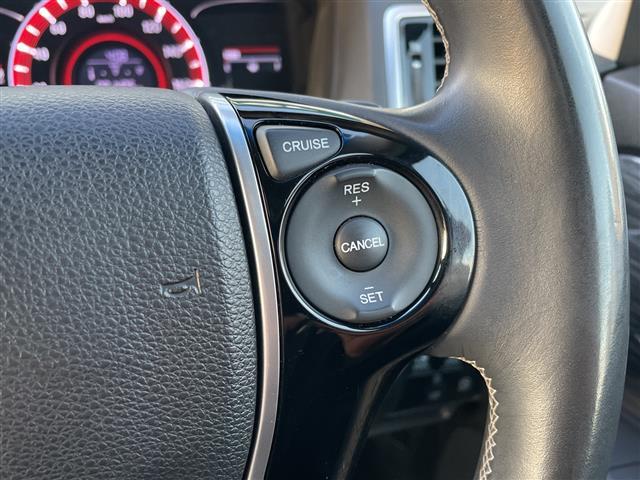 オデッセイ 　純正ナビ　両側パワースライドドア　クルーズコントロール　バックカメラ　ビルドインＥＴＣ　ＬＥＤヘッドライト　フォグライト　オートライト　電動格納ミラー　プッシュスタート　スマートキー（12枚目）