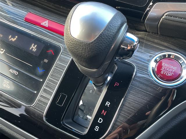 オデッセイ 　純正ナビ　両側パワースライドドア　クルーズコントロール　バックカメラ　ビルドインＥＴＣ　ＬＥＤヘッドライト　フォグライト　オートライト　電動格納ミラー　プッシュスタート　スマートキー（22枚目）