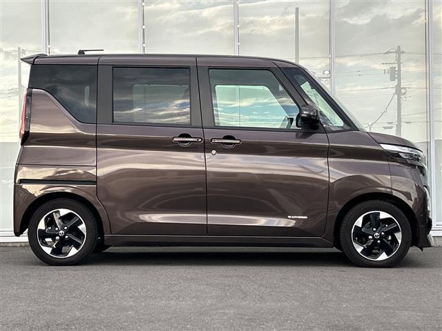 ルークス ハイウェイスター　Ｘ　純正ナビ　Ｂｌｕｅｔｏｏｔｈ　アラウンドビューモニター　ＥＴＣ２．０　　前後ドラレコ　両側パワースライドドア　ＳＯＳボタン　純正フロアマット　ロールサンシェード　パーソナルテーブル（37枚目）