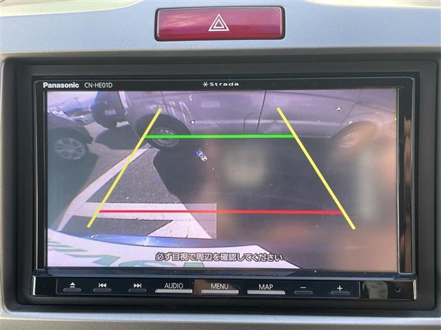 フリード Ｇ　ジャストセレクション　スマートキー　社外ナビ　Ｂｌｕｅｔｏｏｔｈ　バックカメラ　ＡＬＰＩＮＥ後席モニター　ＥＴＣ　前後ドラレコ　片側パワスラ　純正フロアマット　社外アルミ（4枚目）