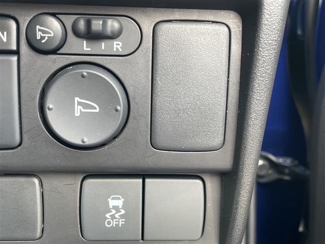 フリード Ｇ　ジャストセレクション　スマートキー　社外ナビ　Ｂｌｕｅｔｏｏｔｈ　バックカメラ　ＡＬＰＩＮＥ後席モニター　ＥＴＣ　前後ドラレコ　片側パワスラ　純正フロアマット　社外アルミ（8枚目）