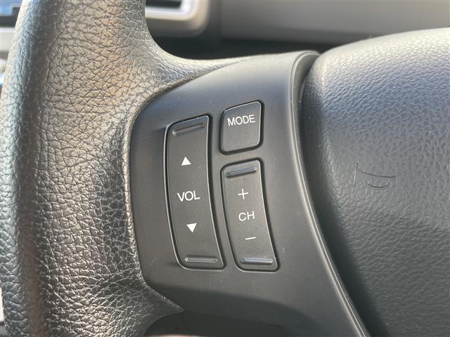 フリード Ｇ　ジャストセレクション　スマートキー　社外ナビ　Ｂｌｕｅｔｏｏｔｈ　バックカメラ　ＡＬＰＩＮＥ後席モニター　ＥＴＣ　前後ドラレコ　片側パワスラ　純正フロアマット　社外アルミ（11枚目）