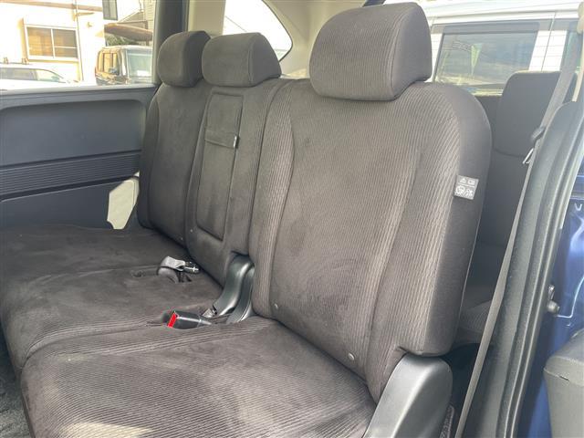 フリード Ｇ　ジャストセレクション　スマートキー　社外ナビ　Ｂｌｕｅｔｏｏｔｈ　バックカメラ　ＡＬＰＩＮＥ後席モニター　ＥＴＣ　前後ドラレコ　片側パワスラ　純正フロアマット　社外アルミ（15枚目）