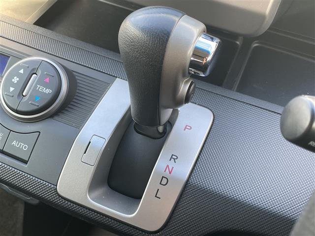 フリード Ｇ　ジャストセレクション　スマートキー　社外ナビ　Ｂｌｕｅｔｏｏｔｈ　バックカメラ　ＡＬＰＩＮＥ後席モニター　ＥＴＣ　前後ドラレコ　片側パワスラ　純正フロアマット　社外アルミ（22枚目）