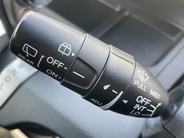 フリード Ｇ　ジャストセレクション　スマートキー　社外ナビ　Ｂｌｕｅｔｏｏｔｈ　バックカメラ　ＡＬＰＩＮＥ後席モニター　ＥＴＣ　前後ドラレコ　片側パワスラ　純正フロアマット　社外アルミ（25枚目）