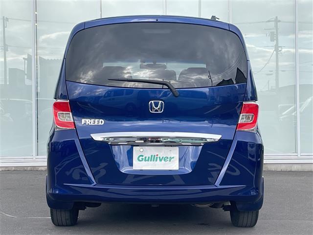 フリード Ｇ　ジャストセレクション　スマートキー　社外ナビ　Ｂｌｕｅｔｏｏｔｈ　バックカメラ　ＡＬＰＩＮＥ後席モニター　ＥＴＣ　前後ドラレコ　片側パワスラ　純正フロアマット　社外アルミ（33枚目）