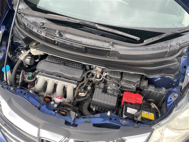 フリード Ｇ　ジャストセレクション　スマートキー　社外ナビ　Ｂｌｕｅｔｏｏｔｈ　バックカメラ　ＡＬＰＩＮＥ後席モニター　ＥＴＣ　前後ドラレコ　片側パワスラ　純正フロアマット　社外アルミ（43枚目）