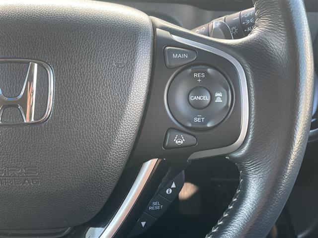 ステップワゴンスパーダ スパーダ　ホンダセンシング　純正ＨＤＤナビ　両側パワースライドドア　追従式クルーズコントロール　バックカメラ　ドライブレコーダー／デジタルミラー　プッシュスタート／スマートキー　パドルシフト　ＬＥＤヘッド　フォグランプ　純正ＡＷ（12枚目）