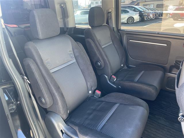 ステップワゴンスパーダ スパーダ　ホンダセンシング　純正ＨＤＤナビ　両側パワースライドドア　追従式クルーズコントロール　バックカメラ　ドライブレコーダー／デジタルミラー　プッシュスタート／スマートキー　パドルシフト　ＬＥＤヘッド　フォグランプ　純正ＡＷ（13枚目）