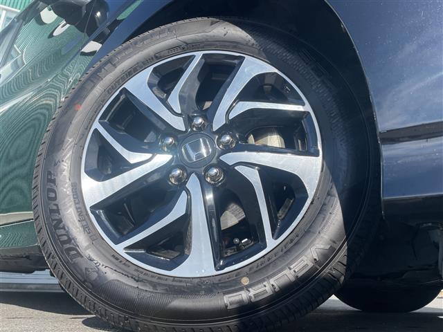 ステップワゴンスパーダ スパーダ　ホンダセンシング　純正ＨＤＤナビ　両側パワースライドドア　追従式クルーズコントロール　バックカメラ　ドライブレコーダー／デジタルミラー　プッシュスタート／スマートキー　パドルシフト　ＬＥＤヘッド　フォグランプ　純正ＡＷ（18枚目）