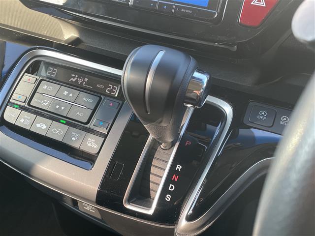 ステップワゴンスパーダ スパーダ　ホンダセンシング　純正ＨＤＤナビ　両側パワースライドドア　追従式クルーズコントロール　バックカメラ　ドライブレコーダー／デジタルミラー　プッシュスタート／スマートキー　パドルシフト　ＬＥＤヘッド　フォグランプ　純正ＡＷ（22枚目）