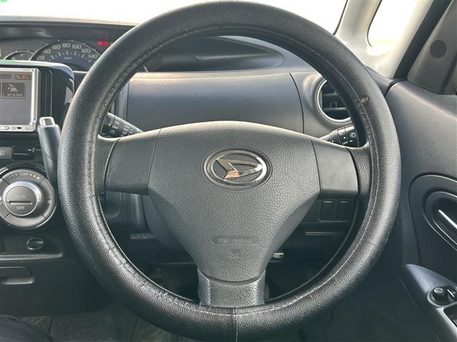 タント カスタムＬ　ｃｌａｒｉｏｎ製ＨＤＤナビ　片側イージークローザードア　純正１５インチアルミホイール　純正フロアマット　フォグランプ　電動格納ミラー　スマートキー　ドアバイザー　ＥＴＣ　保証書　取扱説明書（5枚目）