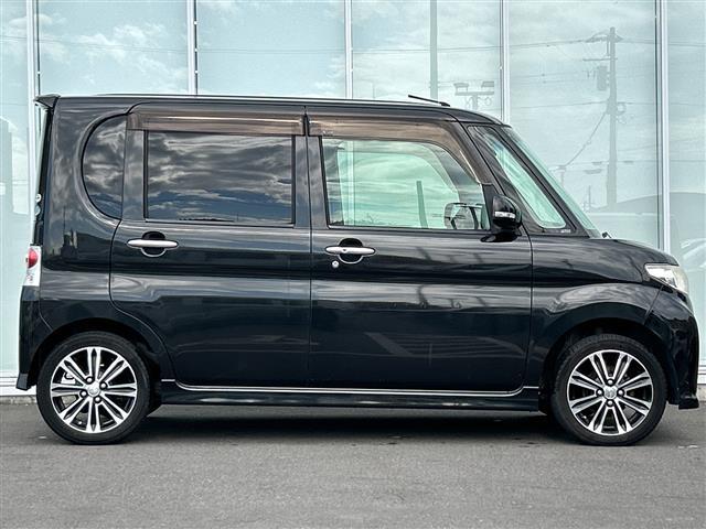 タント カスタムＬ　ｃｌａｒｉｏｎ製ＨＤＤナビ　片側イージークローザードア　純正１５インチアルミホイール　純正フロアマット　フォグランプ　電動格納ミラー　スマートキー　ドアバイザー　ＥＴＣ　保証書　取扱説明書（8枚目）