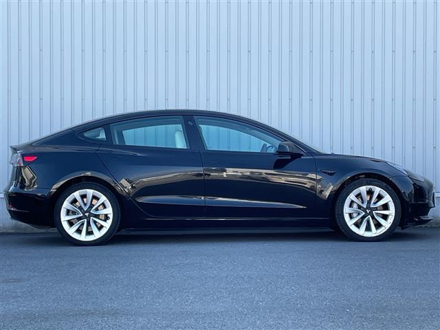 モデル3 ロングレンジ AWD ガラスルーフ純正ナビバックモニター革シートユーザー買取車ステアリングヒーターシートヒーターカードキーETCパワーシート19インチアルミ(7枚目)