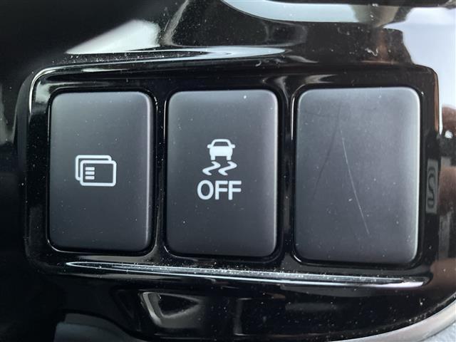 アウトランダーPHEV Gプレミアムパッケージ 純正ナビ 4WD スペアキー1本 全方位カメラ ステアリングヒーター ヒートシーター ドラレコ ETC 電動リアゲート パワーシート レザーシート コーナーセンサー 純正AW 純正フロアマット(8枚目)