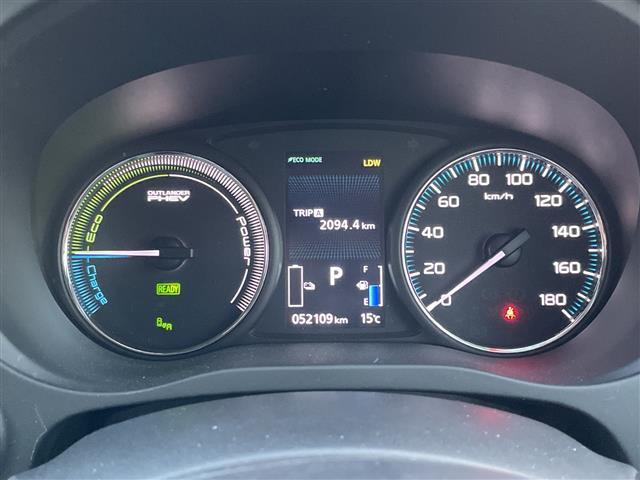 アウトランダーPHEV Gプレミアムパッケージ 純正ナビ 4WD スペアキー1本 全方位カメラ ステアリングヒーター ヒートシーター ドラレコ ETC 電動リアゲート パワーシート レザーシート コーナーセンサー 純正AW 純正フロアマット(24枚目)