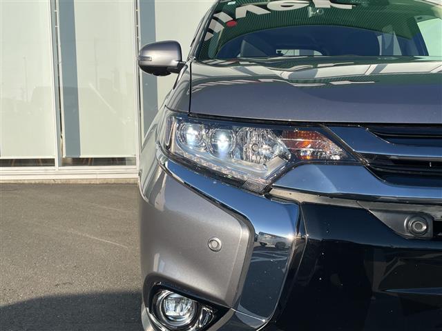 アウトランダーPHEV Gプレミアムパッケージ 純正ナビ 4WD スペアキー1本 全方位カメラ ステアリングヒーター ヒートシーター ドラレコ ETC 電動リアゲート パワーシート レザーシート コーナーセンサー 純正AW 純正フロアマット(31枚目)