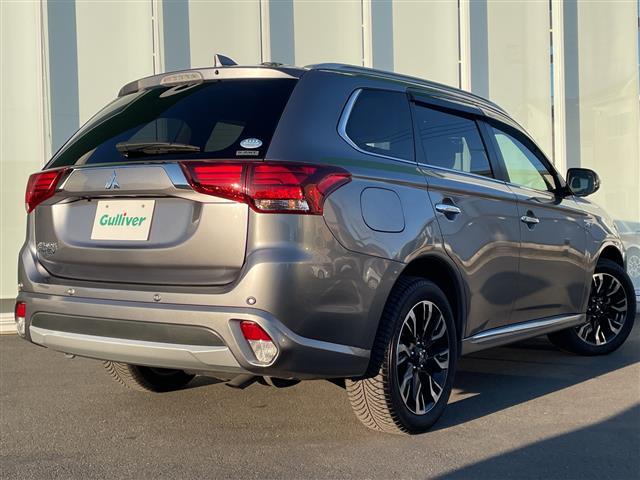 アウトランダーPHEV Gプレミアムパッケージ 純正ナビ 4WD スペアキー1本 全方位カメラ ステアリングヒーター ヒートシーター ドラレコ ETC 電動リアゲート パワーシート レザーシート コーナーセンサー 純正AW 純正フロアマット(35枚目)