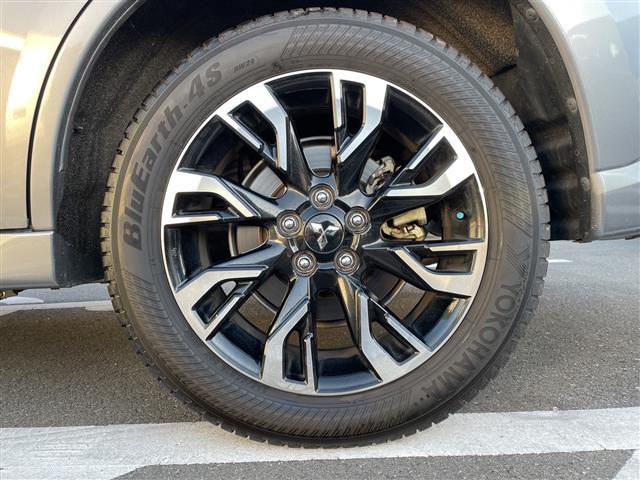 アウトランダーPHEV Gプレミアムパッケージ 純正ナビ 4WD スペアキー1本 全方位カメラ ステアリングヒーター ヒートシーター ドラレコ ETC 電動リアゲート パワーシート レザーシート コーナーセンサー 純正AW 純正フロアマット(38枚目)