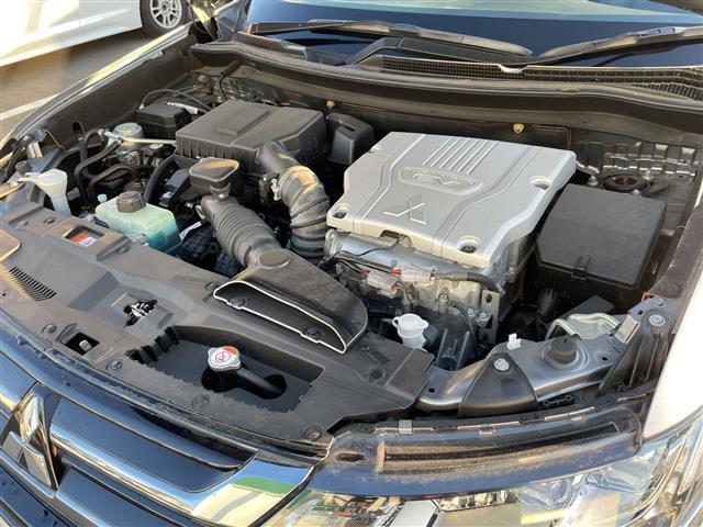 アウトランダーPHEV Gプレミアムパッケージ 純正ナビ 4WD スペアキー1本 全方位カメラ ステアリングヒーター ヒートシーター ドラレコ ETC 電動リアゲート パワーシート レザーシート コーナーセンサー 純正AW 純正フロアマット(42枚目)