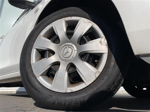 デミオ １３Ｃ　カーオーディオ　リモコンキー　ドアバイザー　ハロゲンヘッドライト　純正フロアマット　リモコンキー　ＡＢＳ　Ｗエアバック　保証書　取扱説明書　記録簿　パワーステアリング　パワーウィンドウ（18枚目）