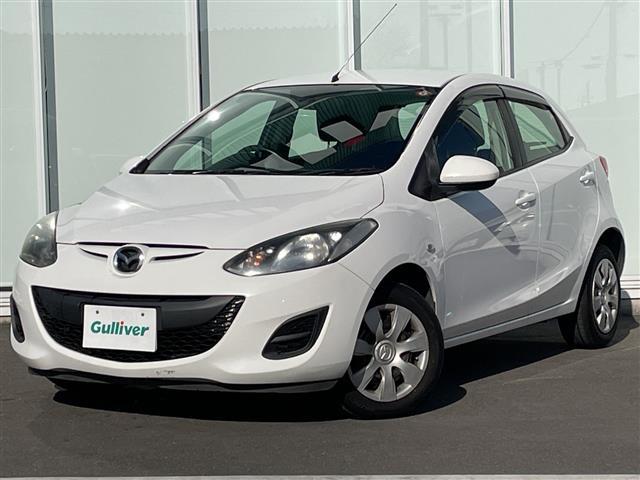 デミオ １３Ｃ　カーオーディオ　リモコンキー　ドアバイザー　ハロゲンヘッドライト　純正フロアマット　リモコンキー　ＡＢＳ　Ｗエアバック　保証書　取扱説明書　記録簿　パワーステアリング　パワーウィンドウ（19枚目）