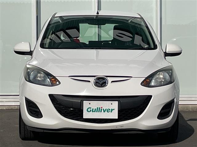 デミオ １３Ｃ　カーオーディオ　リモコンキー　ドアバイザー　ハロゲンヘッドライト　純正フロアマット　リモコンキー　ＡＢＳ　Ｗエアバック　保証書　取扱説明書　記録簿　パワーステアリング　パワーウィンドウ（31枚目）