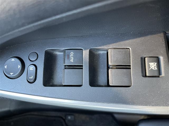 デミオ １３Ｃ　カーオーディオ　リモコンキー　ドアバイザー　ハロゲンヘッドライト　純正フロアマット　リモコンキー　ＡＢＳ　Ｗエアバック　保証書　取扱説明書　記録簿　パワーステアリング　パワーウィンドウ（38枚目）