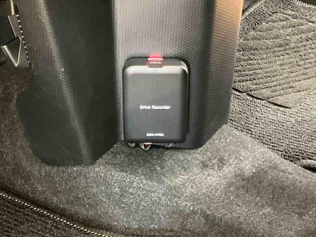 タント カスタムRS バックカメラ連動9インチフルセグナビ USB接続 ブルートゥース対応 フロント.リヤドライブレコーダー連動 ETC 前席シートヒーター バックドア大型スポイラー バックドアメッキセンターガーニッシュ(10枚目)