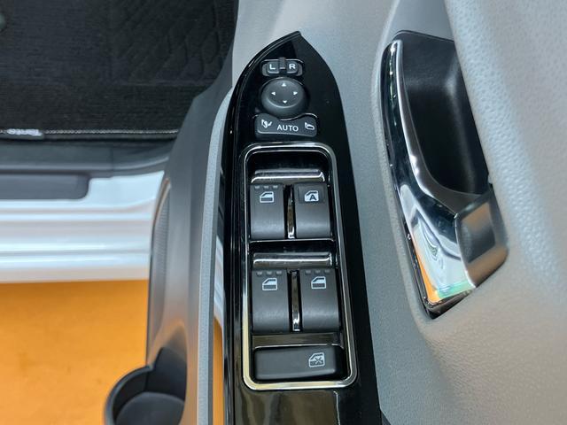 タント カスタムRS バックカメラ連動9インチフルセグナビ USB接続 ブルートゥース対応 フロント.リヤドライブレコーダー連動 ETC 前席シートヒーター バックドア大型スポイラー バックドアメッキセンターガーニッシュ(65枚目)