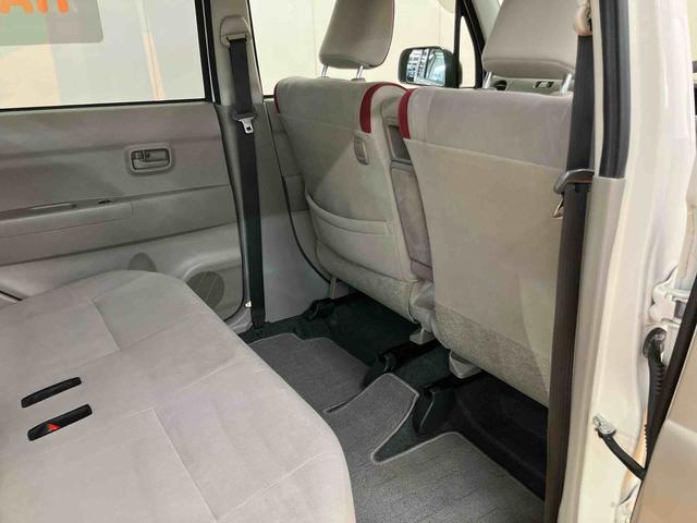 ムーヴコンテ Ｘ　ＣＤラジオチューナー　キーフリーシステム　アイドリングストップ　助手席シートバックポケット＋ショッピングフック　バニティーミラー付き左右サンバイザー　助手席シートアンダートレイ　オートエアコン（32枚目）