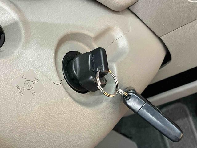 ムーヴコンテ Ｘ　ＣＤラジオチューナー　キーフリーシステム　アイドリングストップ　助手席シートバックポケット＋ショッピングフック　バニティーミラー付き左右サンバイザー　助手席シートアンダートレイ　オートエアコン（42枚目）