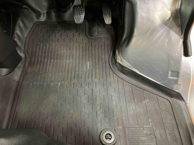 ハイゼットカーゴ デラックス 衝突回避支援システム 横滑り防止装置 アイドリングストップ オートライト オートハイビーム LEDヘッドライト オーバーヘッドシェルフ キーレスエントリー 前席パワーウインドウ 前後コーナーセンサー(51枚目)