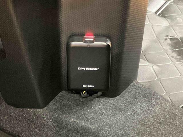 タント カスタムRSセレクション 4WD バックカメラ連動9インチフルセグナビ USB接続 ブルートゥース対応 フロント.リヤドライブレコーダー連動 ETC アダプティブクルーズコントロール 前席シートヒーター 運転席ロングスライドシート(12枚目)