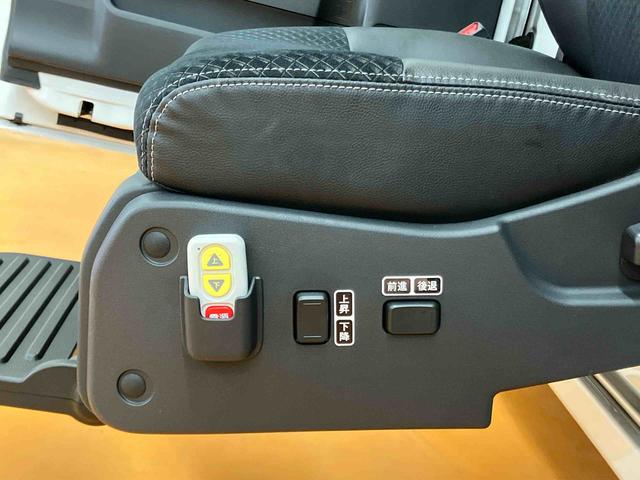 タント ウェルカムシートリフトカスタムRSスタイルセレクション 助手席電動シートリフト ワイヤレスリモコン 折り畳み式フットレスト パノラマカメラ連動9インチフルセグナビ USB接続 ブルートゥース対応 フロント.リヤドライブレコーダー連動 全席シートヒーター(4枚目)