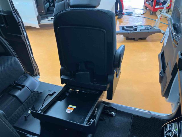 タント ウェルカムシートリフトカスタムRSスタイルセレクション 助手席電動シートリフト ワイヤレスリモコン 折り畳み式フットレスト パノラマカメラ連動9インチフルセグナビ USB接続 ブルートゥース対応 フロント.リヤドライブレコーダー連動 全席シートヒーター(5枚目)