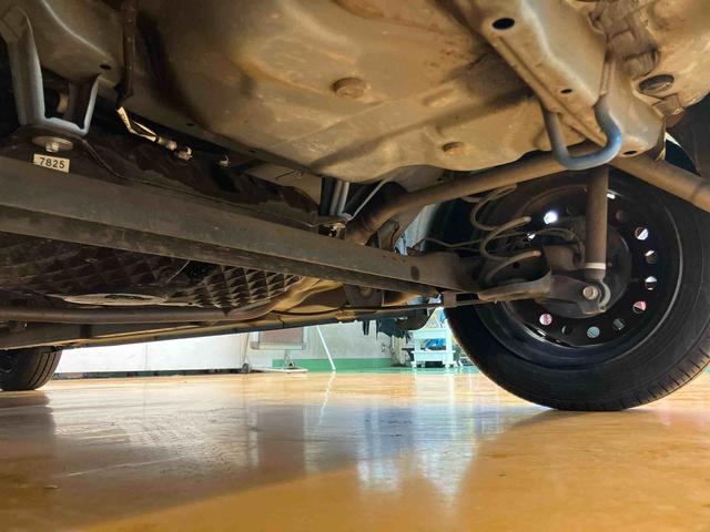 ミライース X SAIII CDラジオチューナー USB接続 AUX接続 衝突被害軽減ブレーキ 横滑り防止装置 アイドリングストップ 前後コーナーセンサー オートハイビーム バニティーミラー付き左右サンバイザー(56枚目)