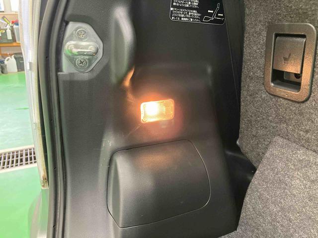 ムーヴ カスタム　Ｘリミテッド　ナビ／ワンセグＴＶ／ＣＤ／ＡＭ・ＦＭラジオ／ＡＵＸ接続　Ｂカメラ　ＨＩＤヘッドライト　フォグランプ　トップシェイドガラス　革巻ステアリング　アルミホイール　オートエアコン　キーフリー　プッシュスタート（22枚目）