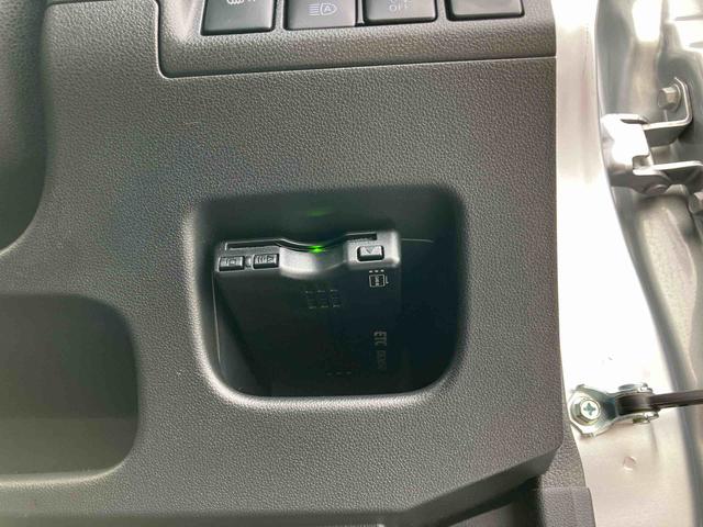 ムーヴ カスタム XリミテッドII SAIII ナビ/地デジ/DVD/BT/USB 全周囲カメラ 前後ドラレコ ETC LEDヘッドライト オートライト オートハイビーム スマアシ 運転席シートヒーター トップシェイドガラス キーフリー アルミ(6枚目)