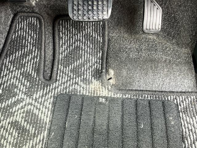 タント G CDラジオチューナー AUX接続 オーバーヘッドコンソール 左側電動スライドドア 運転席シートバックポケット+ショッピングフック スペアタイヤ 照明.バニティーミラー付き左右サンバイザー(13枚目)